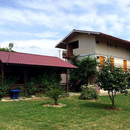 Мини-Отель На Агрба 22А Pizunda Exterior foto