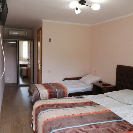 Мини-Отель На Агрба 22А Pizunda Exterior foto