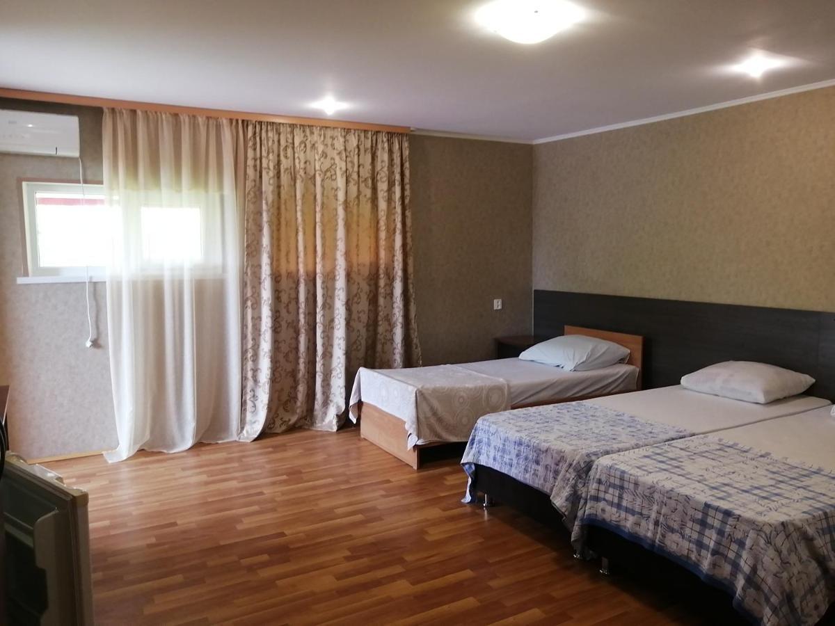 Мини-Отель На Агрба 22А Pizunda Exterior foto